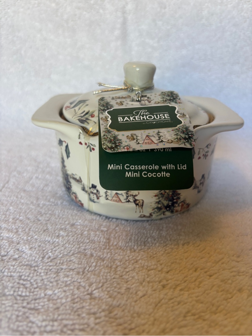 The Bakehouse - Mini Casserole with Lid - White Holiday Print 13.2 FL Oz NEW